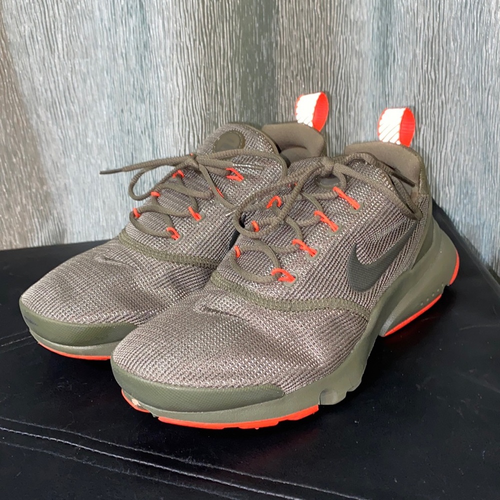 Nike grade school 5Y shoes